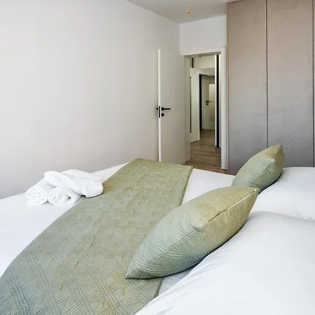 3-Bedroom Sea View Apartment - Balcony, Elevator - Spinut, Split Exterior photo