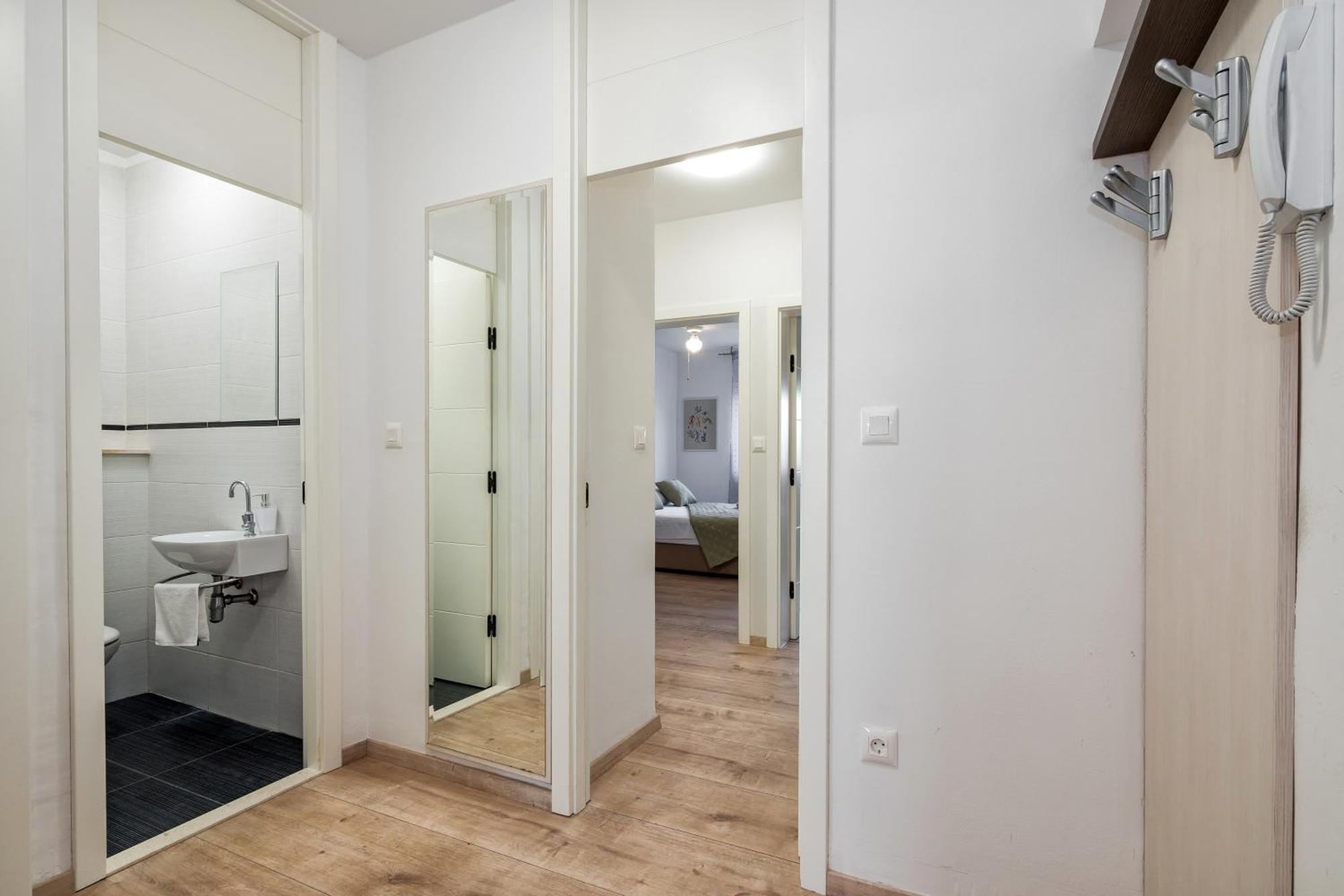 Appartamento 3-bedroom Sea View - Balcony, Elevator - Spinut, Spalato